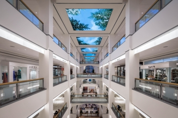 ESI Transforms 900 North Michigan Shops ESI Transforms 900 North Michigan Shops