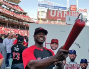 Lorenzo Cain uses SnapBat at the 2015 MLB Home Run Derby