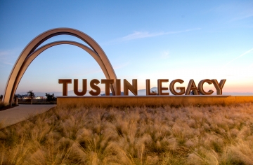 Tustin Arch Monument (Allison Richter Photography) Tustin Arch Monument (Allison Richter Photography)