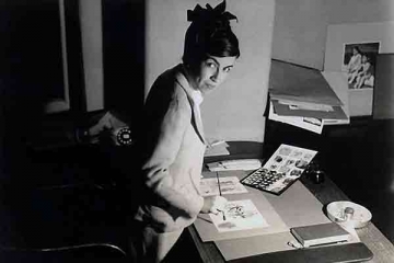 Sara Little paints at her desk, circa 1930s. Little guided product design efforts by industry giants such as 3M and Corning Glass over the course of her long career. COURTSEY OF CENTER FOR DESIGN INSTITUTE