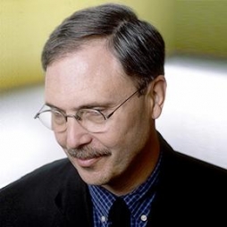 Oscar Fernandez headshot
